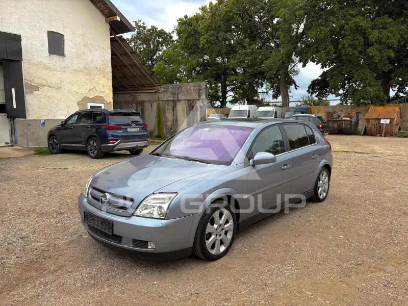 2004 Opel Signum