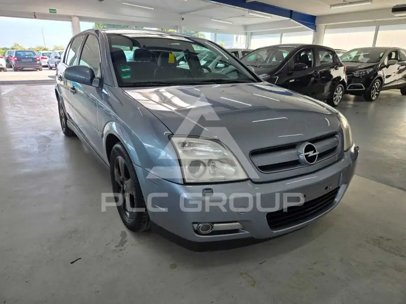 2004 Opel Signum