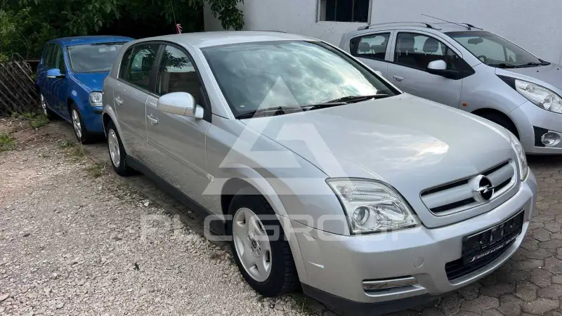 2004 Opel Signum