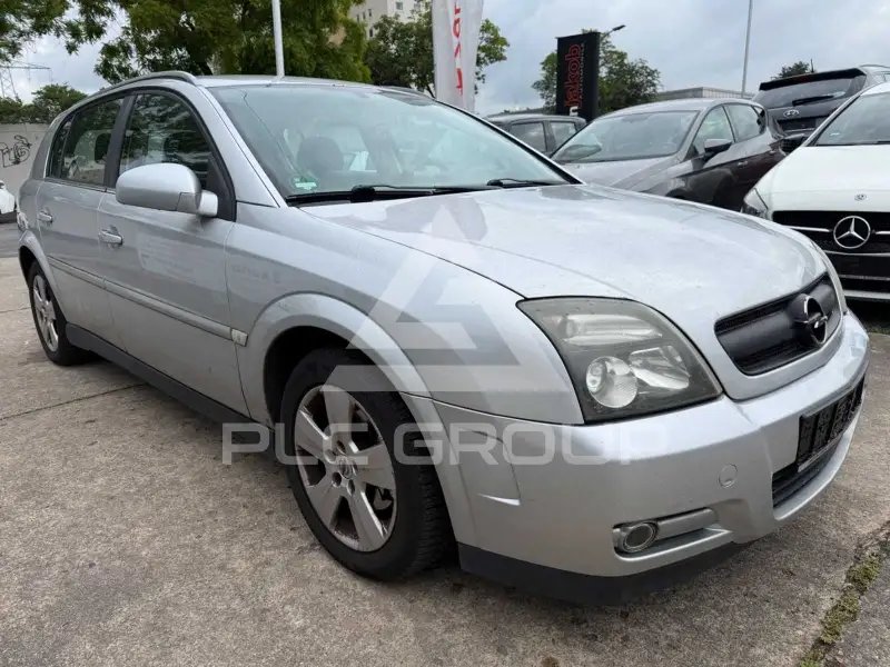 2004 Opel Signum