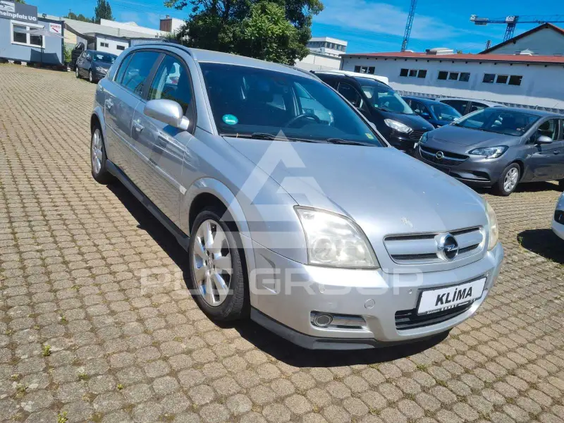 2004 Opel Signum