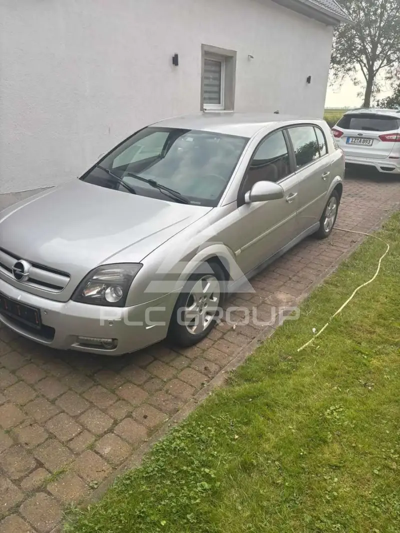 2004 Opel Signum