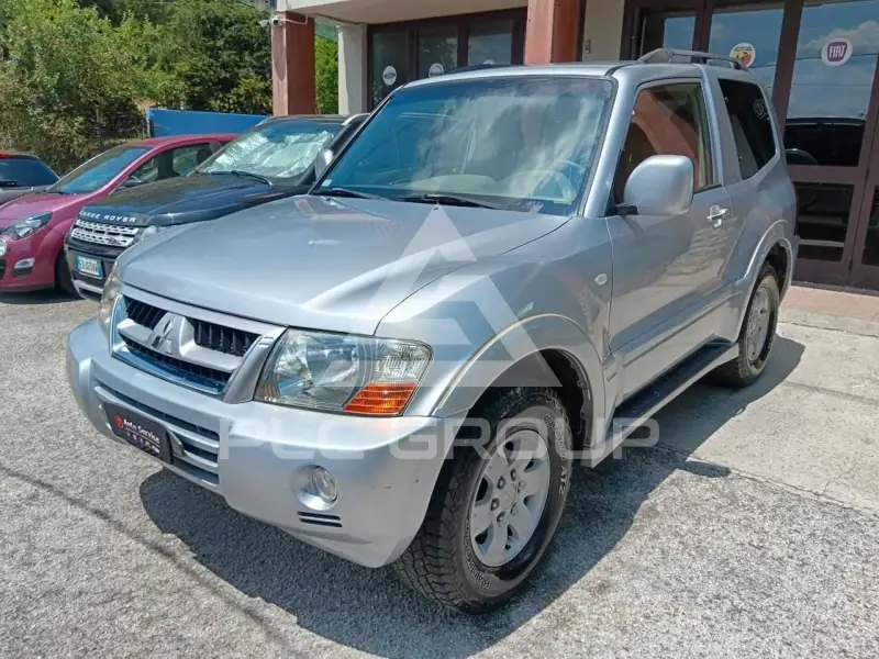 2005 Mitsubishi PAJARO