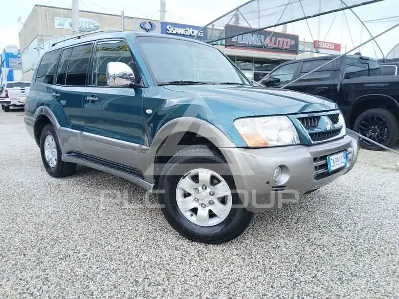 2005 Mitsubishi PAJARO