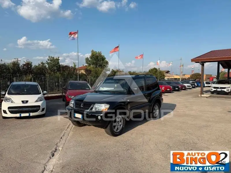 2005 Mitsubishi PAJARO
