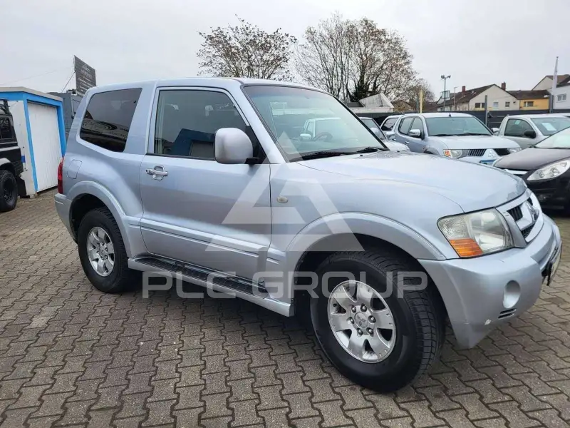 2005 Mitsubishi PAJARO