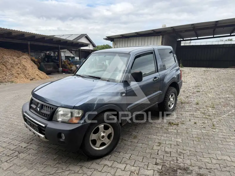 2005 Mitsubishi PAJARO