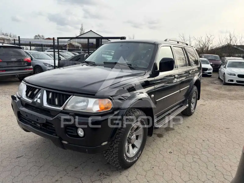 2005 Mitsubishi PAJARO