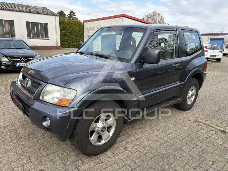 2005 Mitsubishi PAJARO
