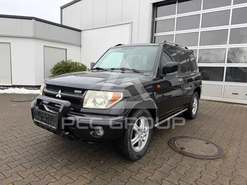 2005 Mitsubishi PAJARO