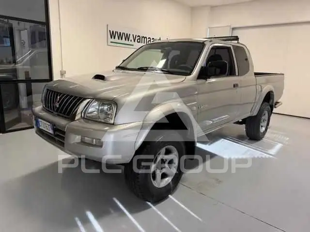 2005 Mitsubishi L200
