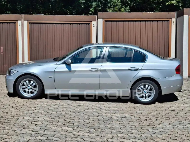 2005 BMW 325