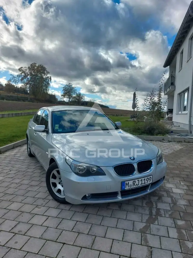 2005 BMW 523
