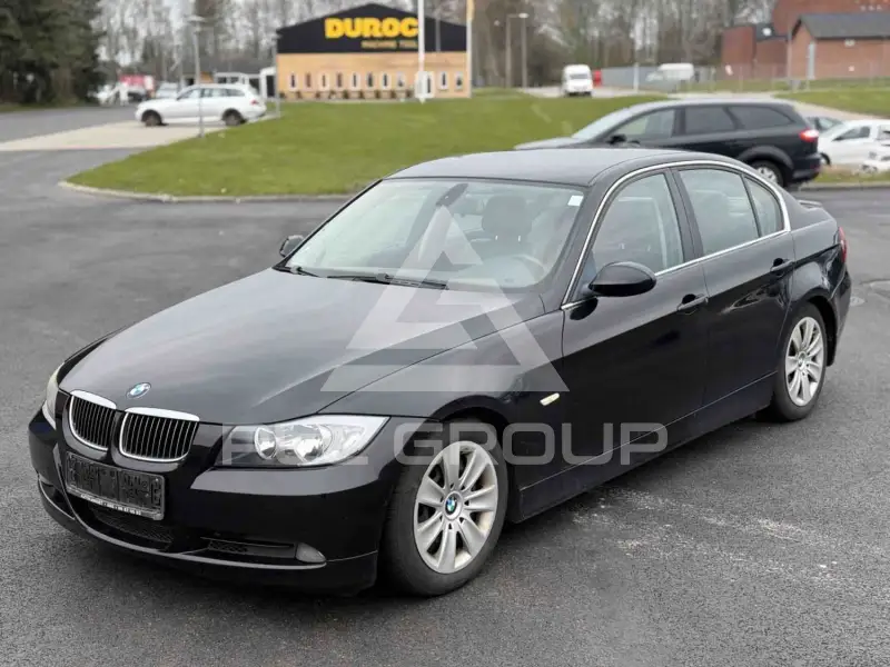 2005 BMW 320