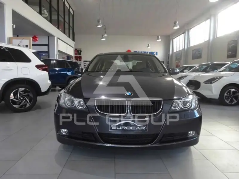2005 BMW 320