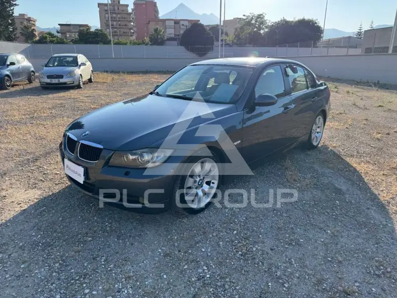 2005 BMW 320
