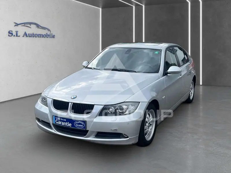 2005 BMW 320