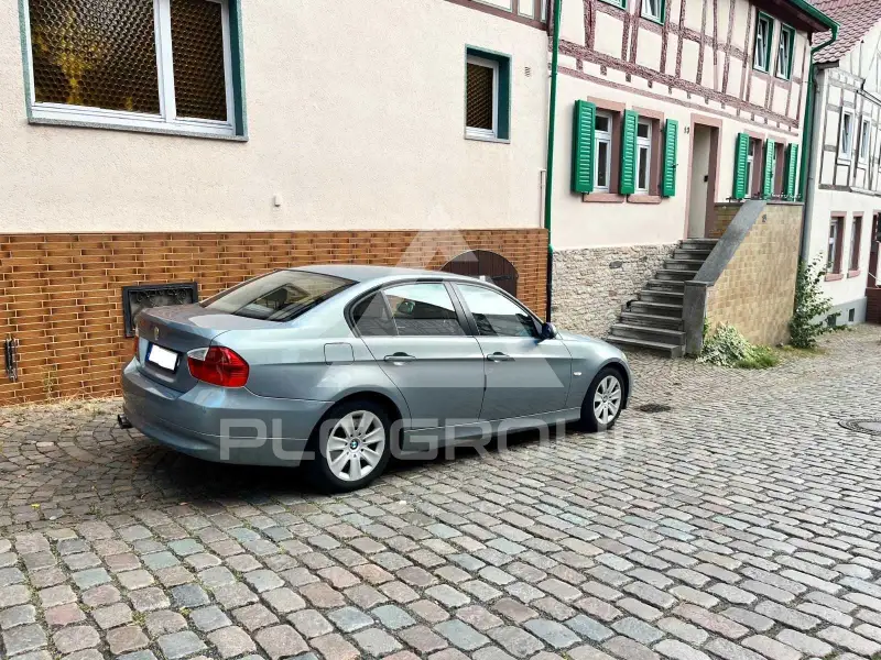 2005 BMW 320