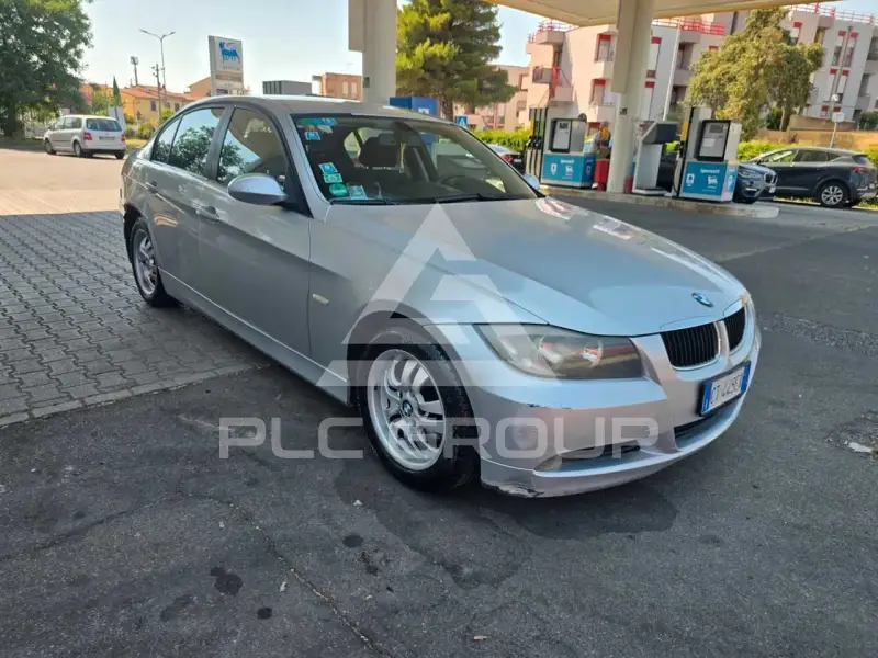 2005 BMW 320
