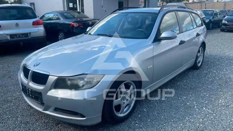 2005 BMW 320