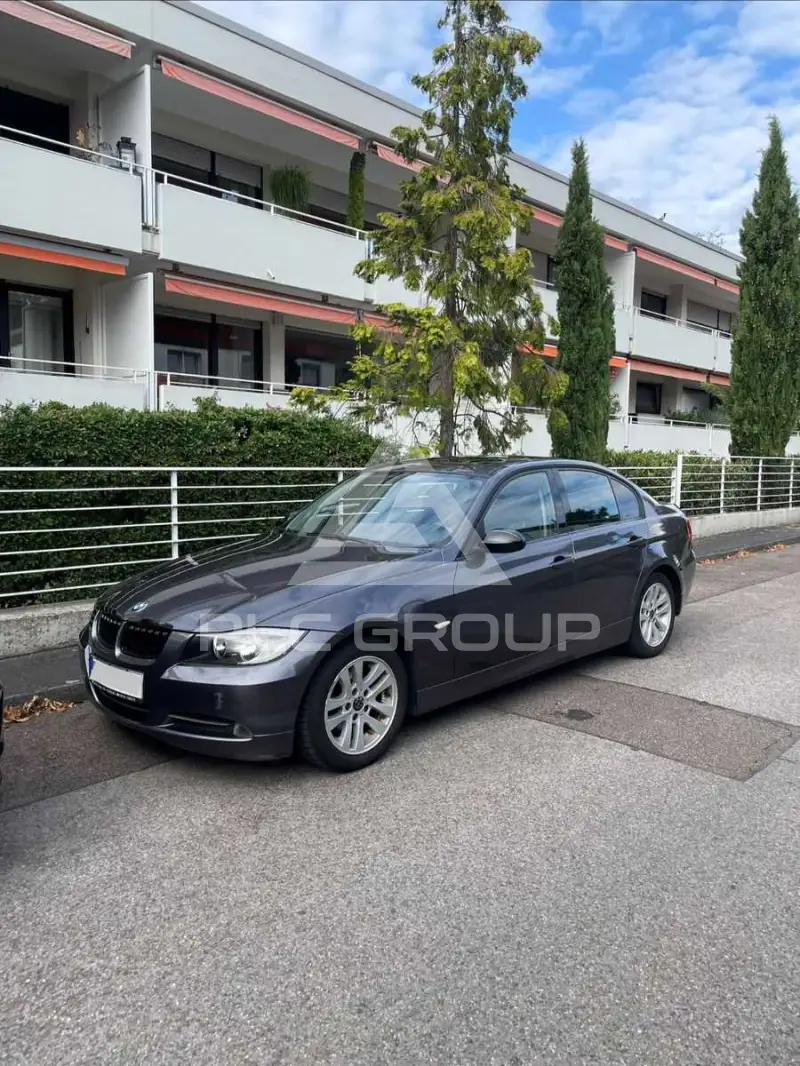 2005 BMW 320