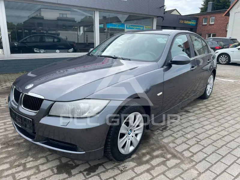 2005 BMW 320