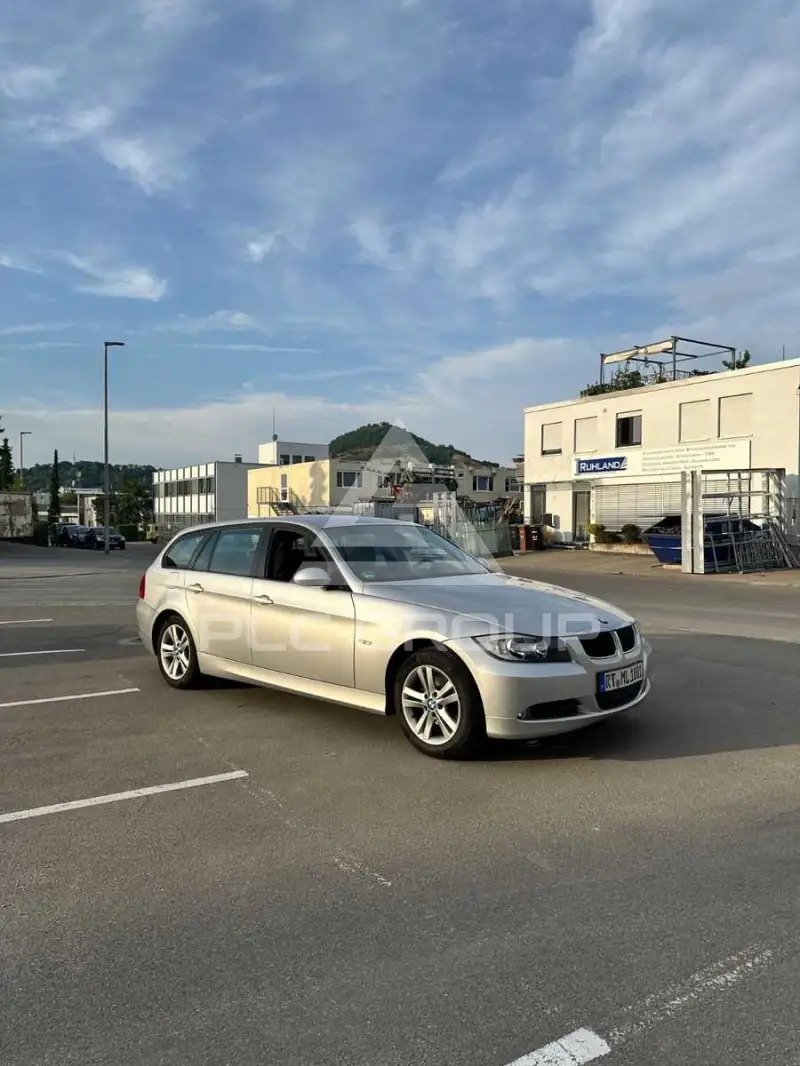 2005 BMW 320