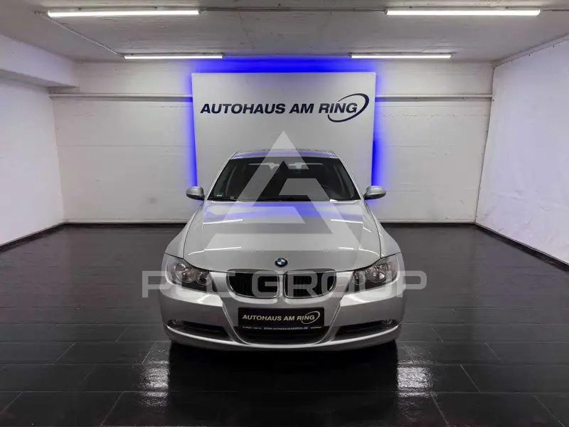 2005 BMW 320