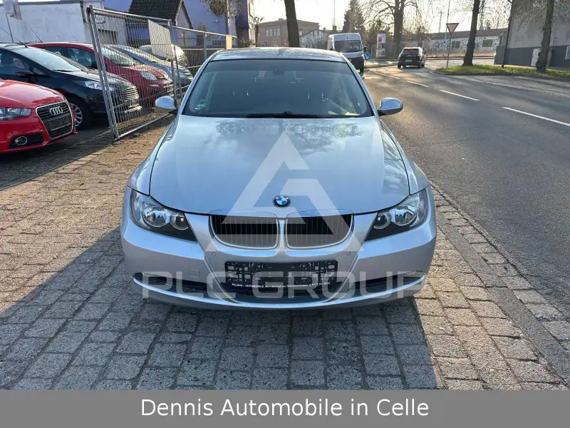 2005 BMW 320