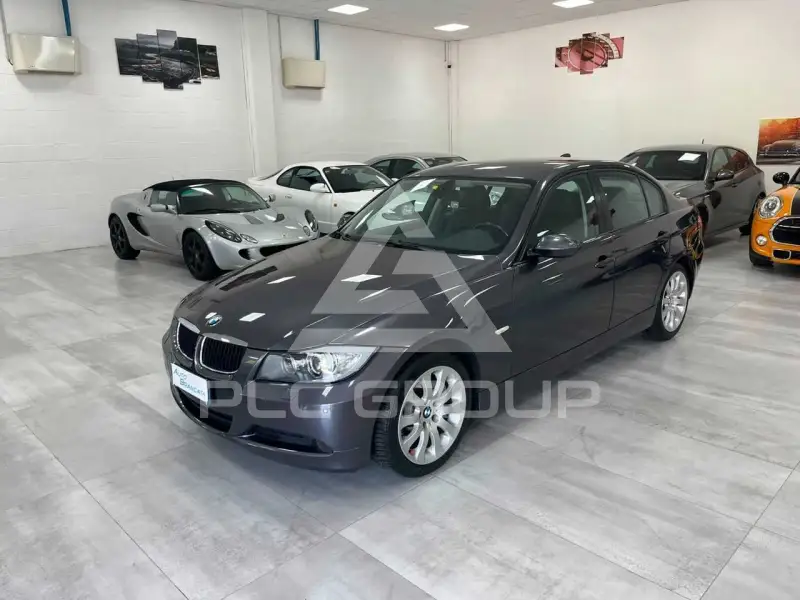 2005 BMW 320