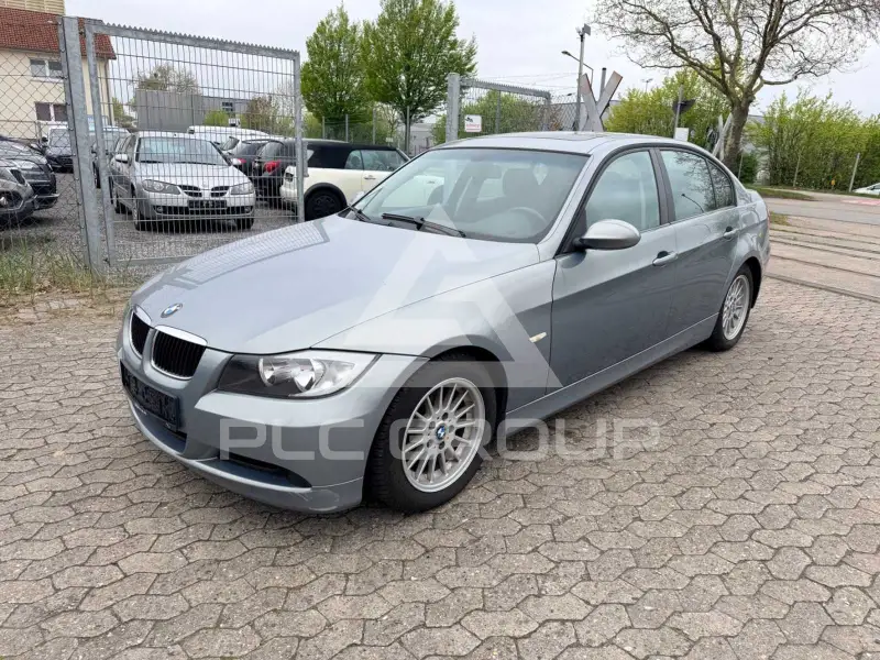 2005 BMW 320
