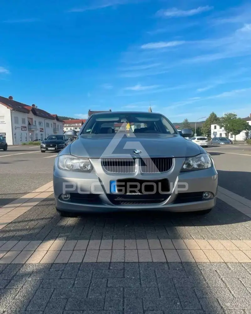 2005 BMW 320