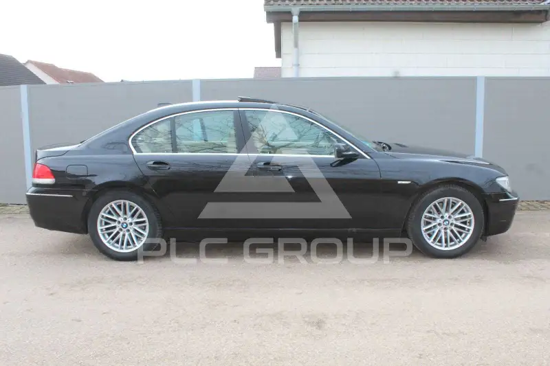2005 BMW 730