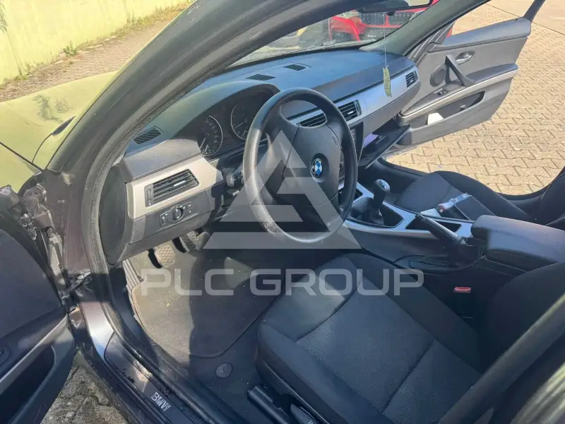 2005 BMW 318