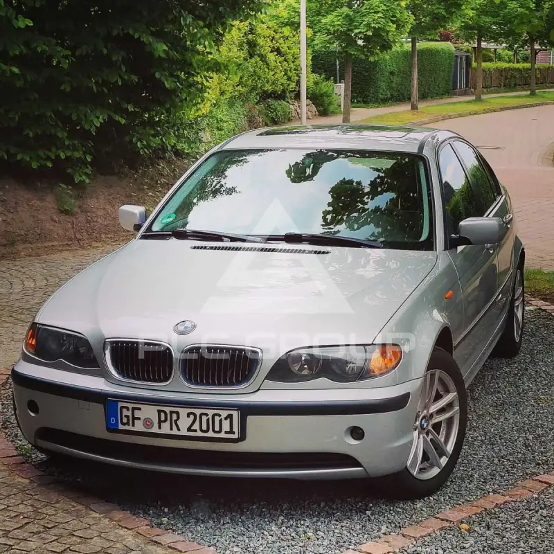 2005 BMW 318