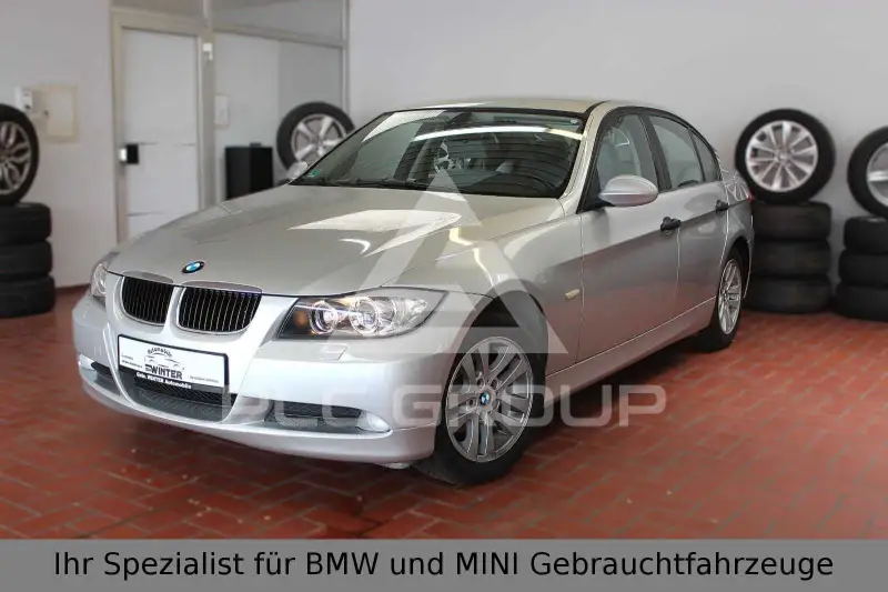2005 BMW 318