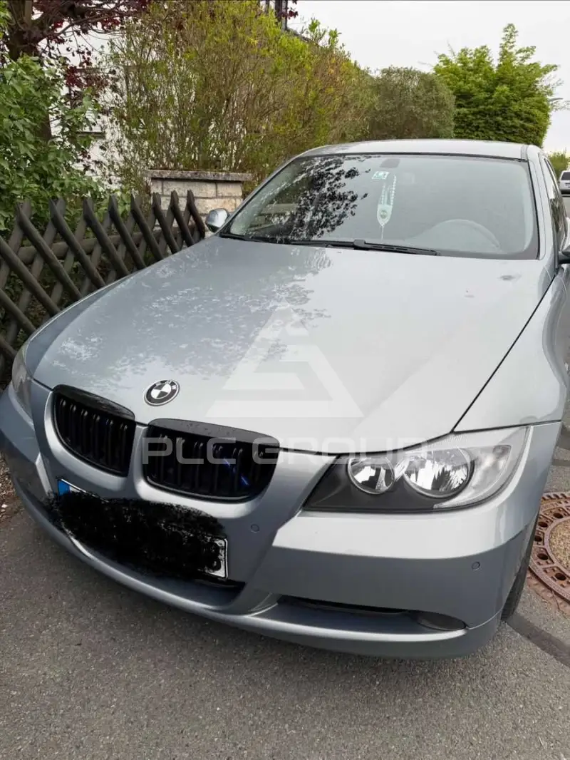 2005 BMW 318