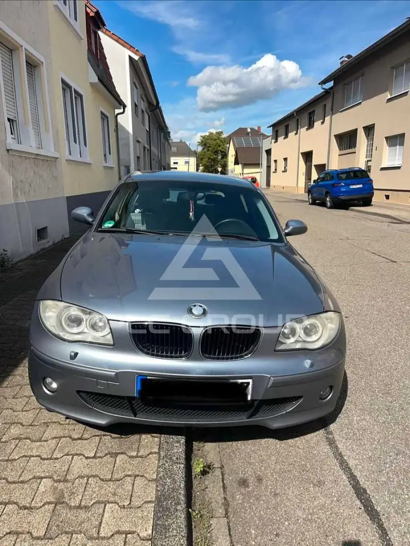 2005 BMW 120
