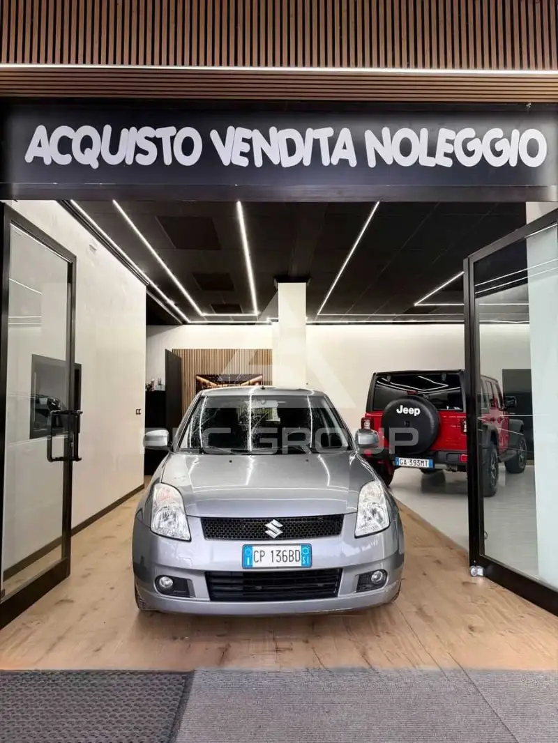2005 Suzuki SWIFT