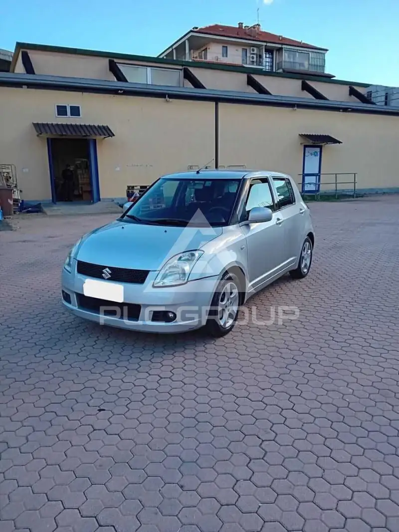 2005 Suzuki SWIFT