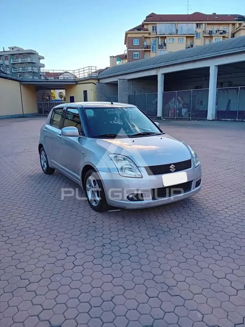 2005 Suzuki SWIFT