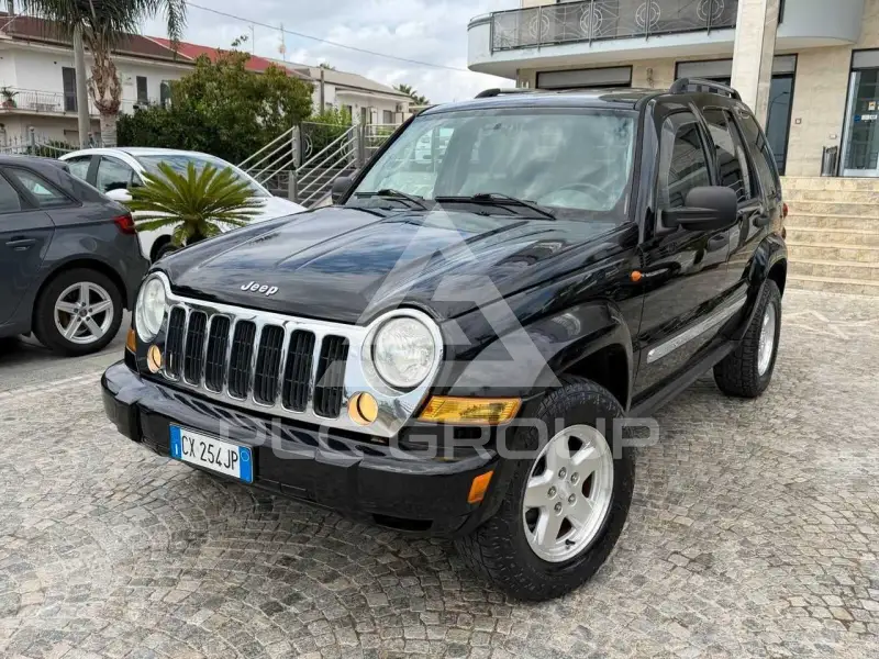 2005 Jeep CHEROKEE