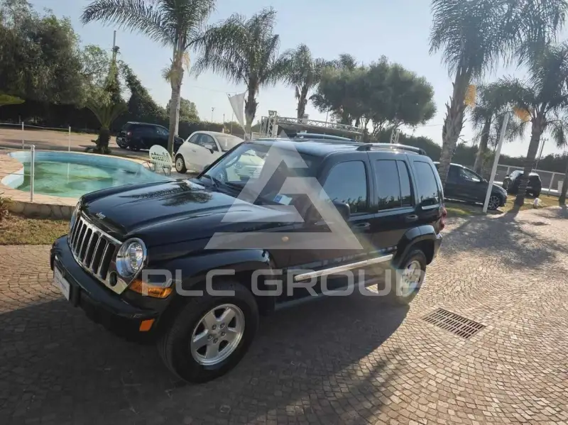 2005 Jeep CHEROKEE