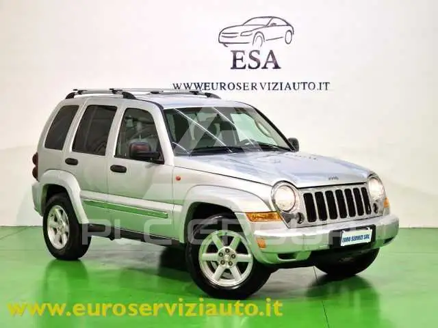 2005 Jeep CHEROKEE