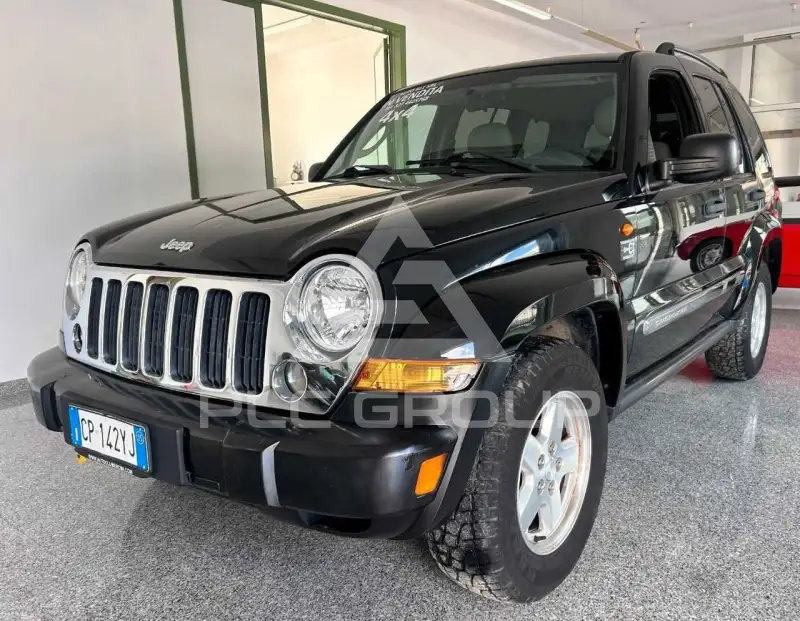 2005 Jeep CHEROKEE