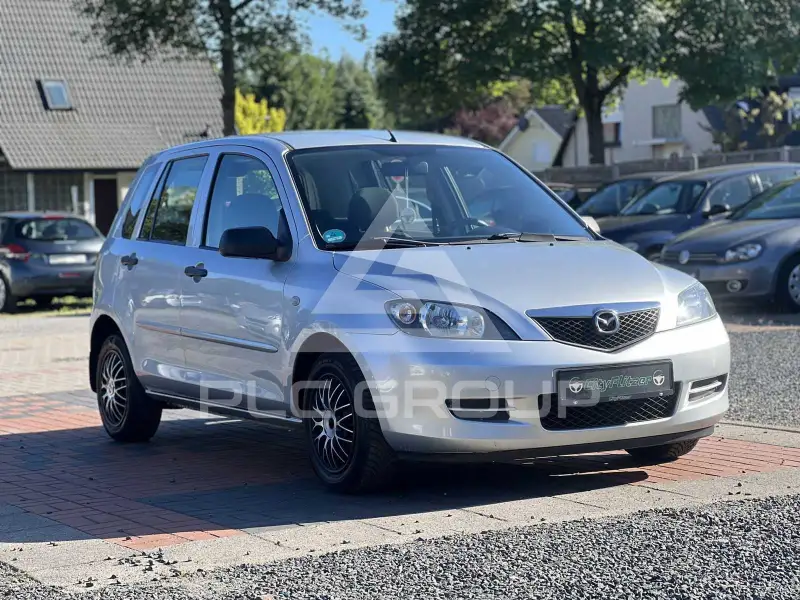 2005 Mazda 2