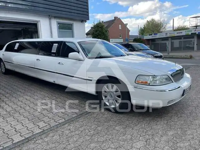2005 Lincoln Town