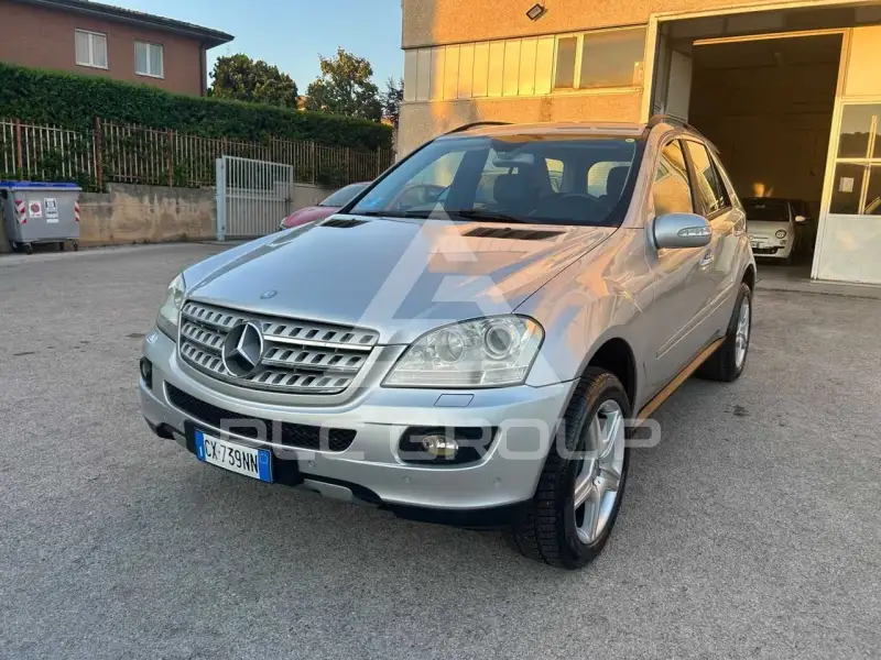 2005 Mercedes Benz ML 320