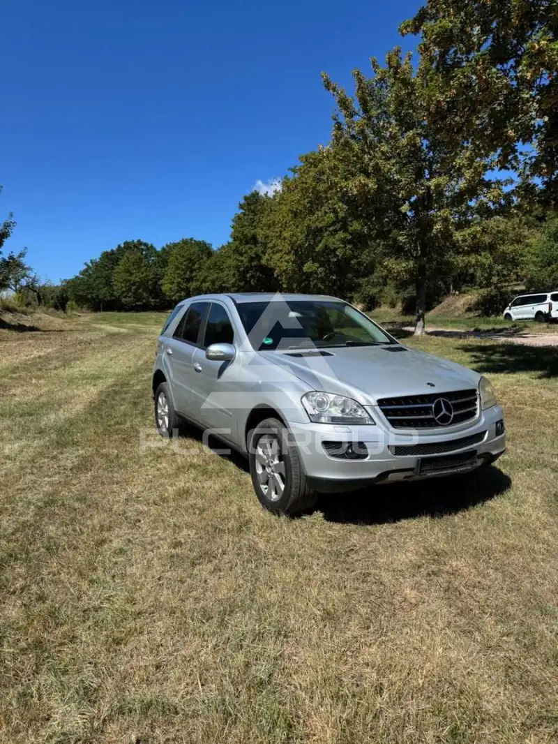 2005 Mercedes Benz ML 320