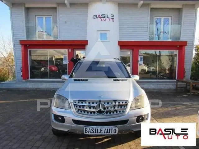 2005 Mercedes Benz ML 320